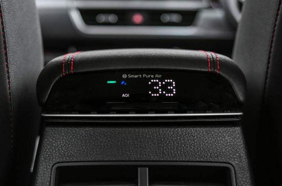 Детали интерьера Kia Seltos GT-Line 2019 года  (WW) (фото 25 из 26)